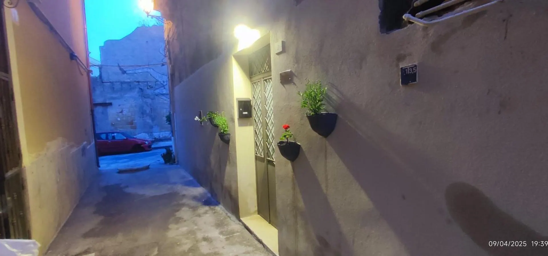 Demasiantval House Palermo Apartment