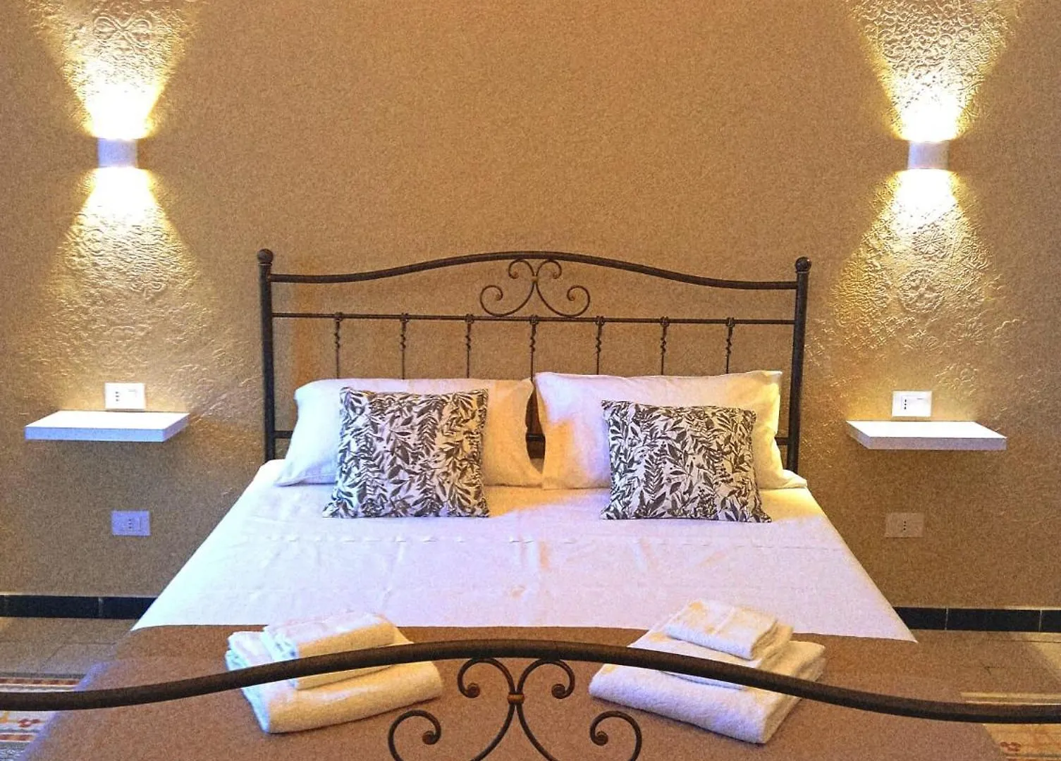Apartment Demasiantval House Palermo Italy
